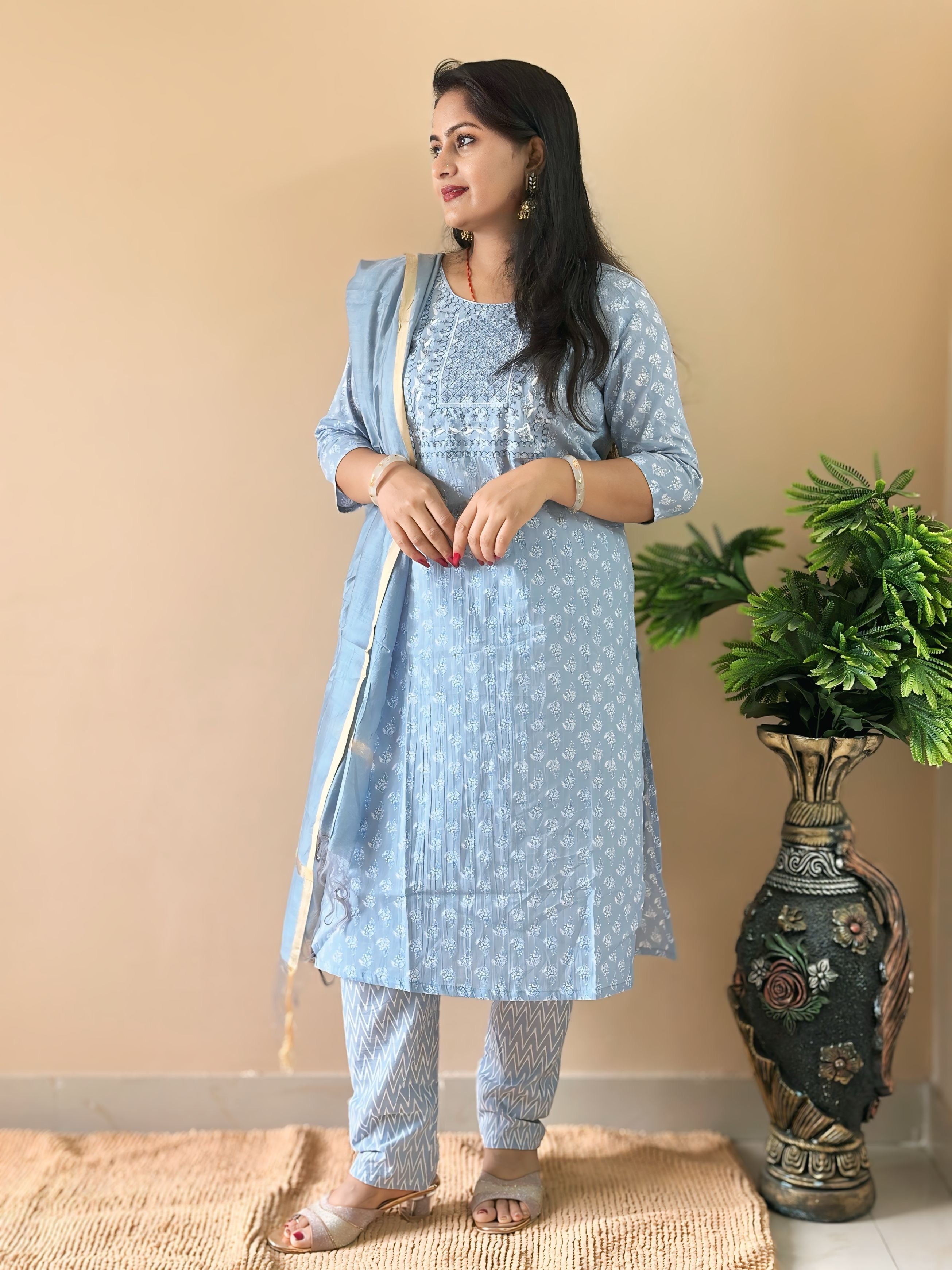 Nisha's Thread Flowral Printed Cotton Suit Womens Kurta Pant Dupatta Set