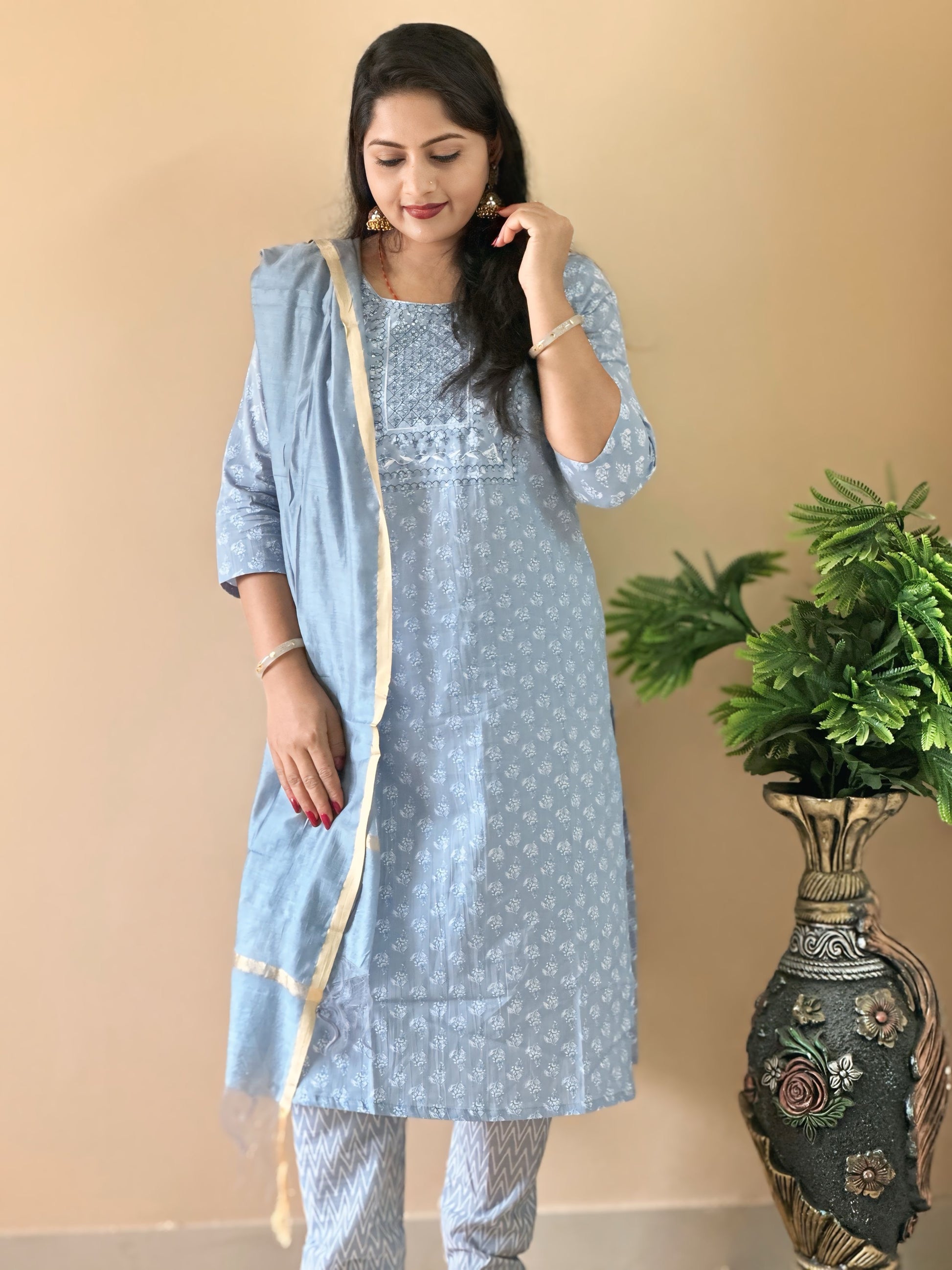 Nisha's Thread Flowral Printed Cotton Suit Womens Kurta Pant Dupatta Set