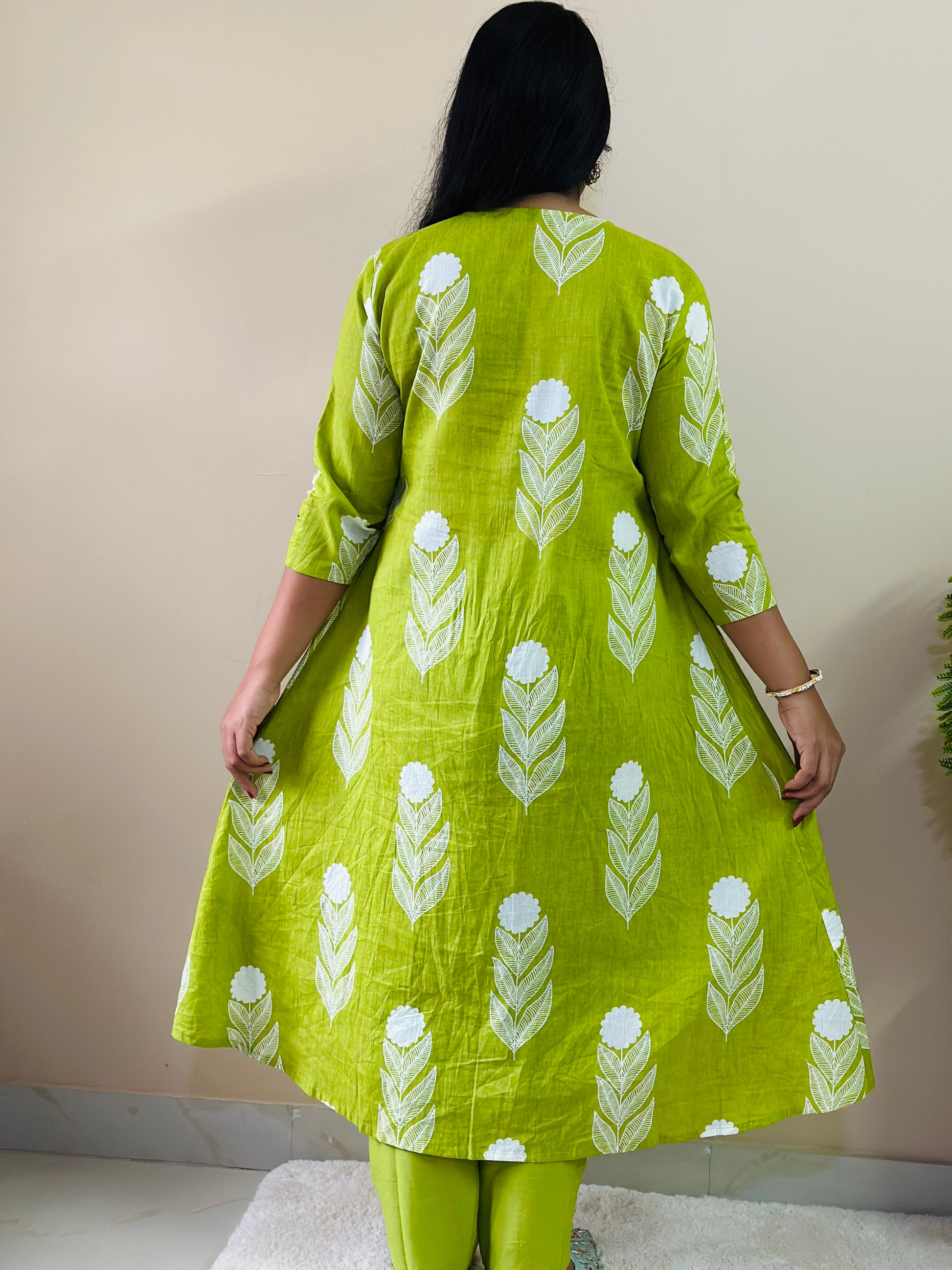 Nisha's Thread Green_Flowral_Print Cotton Suit Womens Kurta Pant Dupatta Set