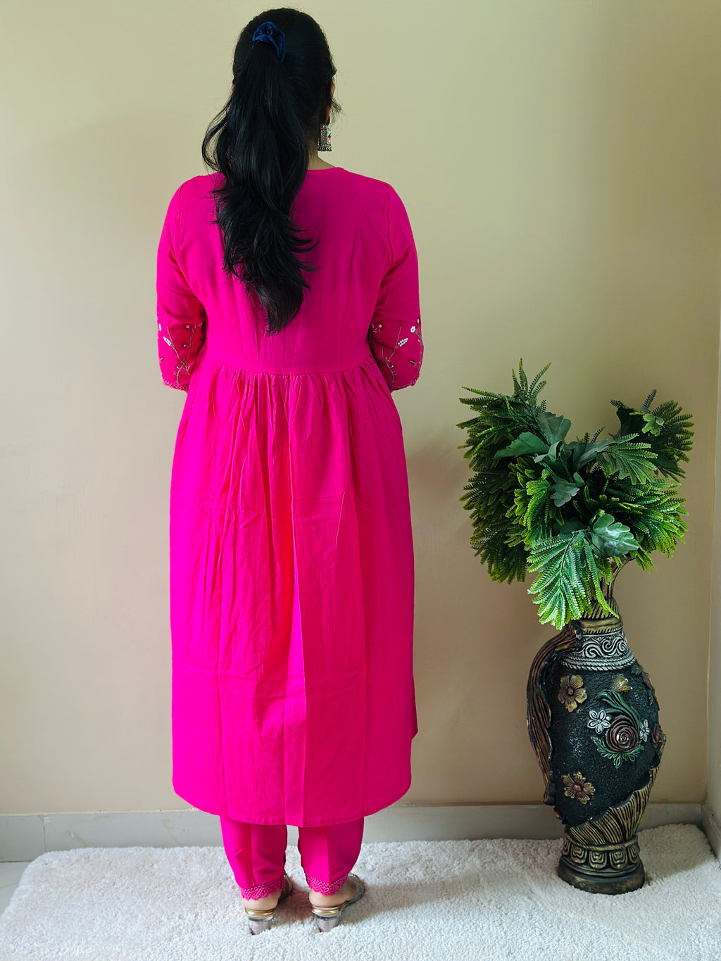 Women’s Pink Embroidered Kurta Set with Dupatta & Pant Nisha'S Threads
