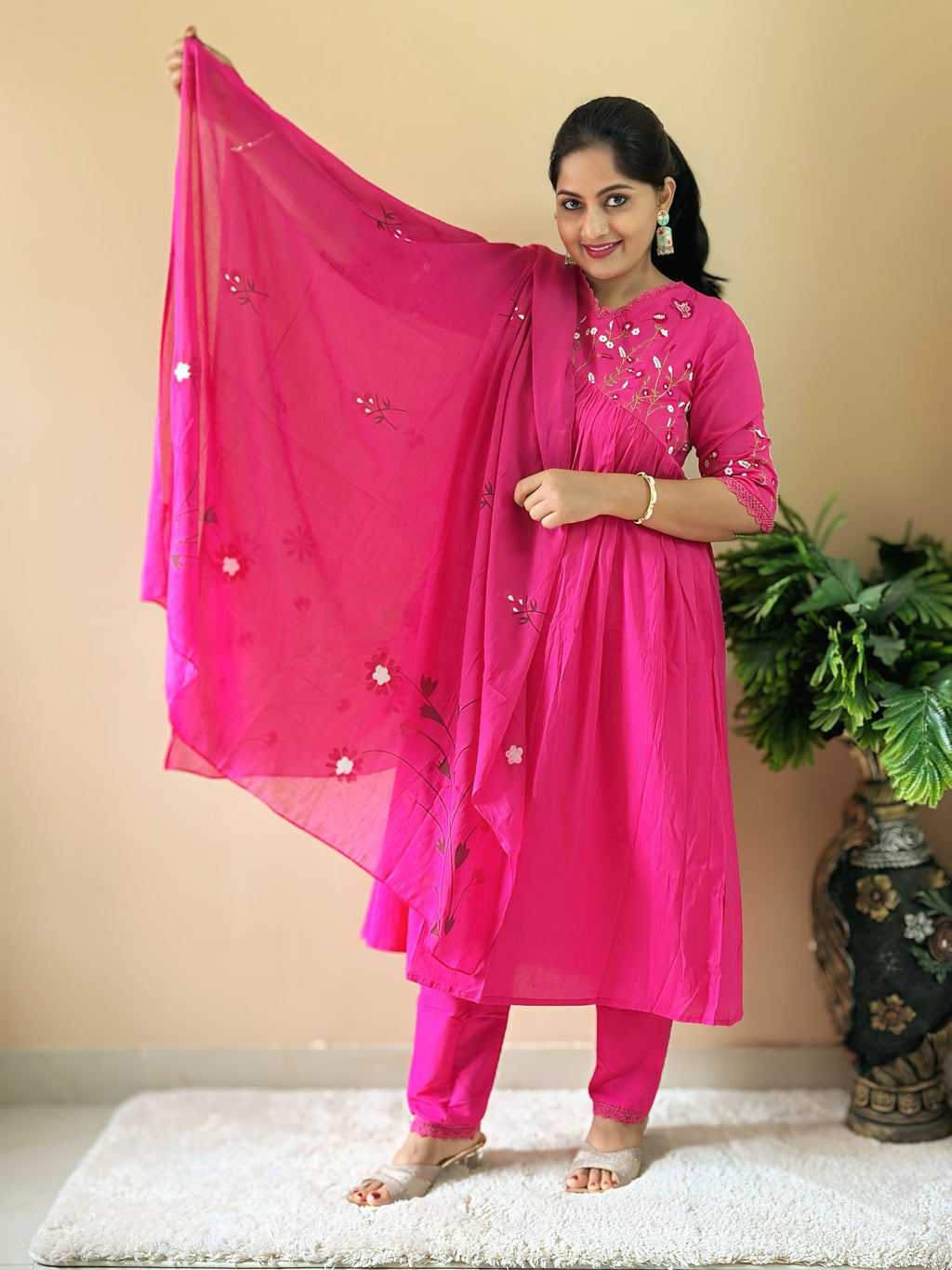 Women’s Pink Embroidered Kurta Set with Dupatta & Pant Nisha'S Threads