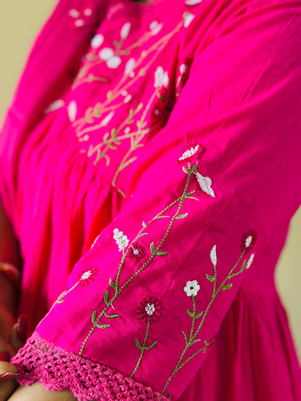 Women’s Pink Embroidered Kurta Set with Dupatta & Pant Nisha'S Threads
