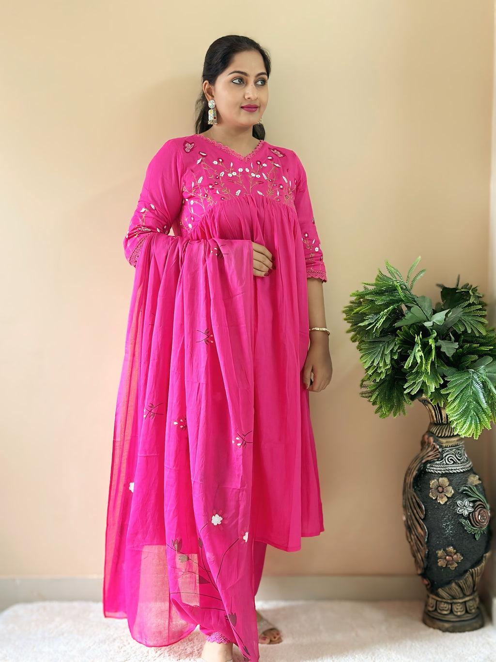 Women’s Pink Embroidered Kurta Set with Dupatta & Pant Nisha'S Threads